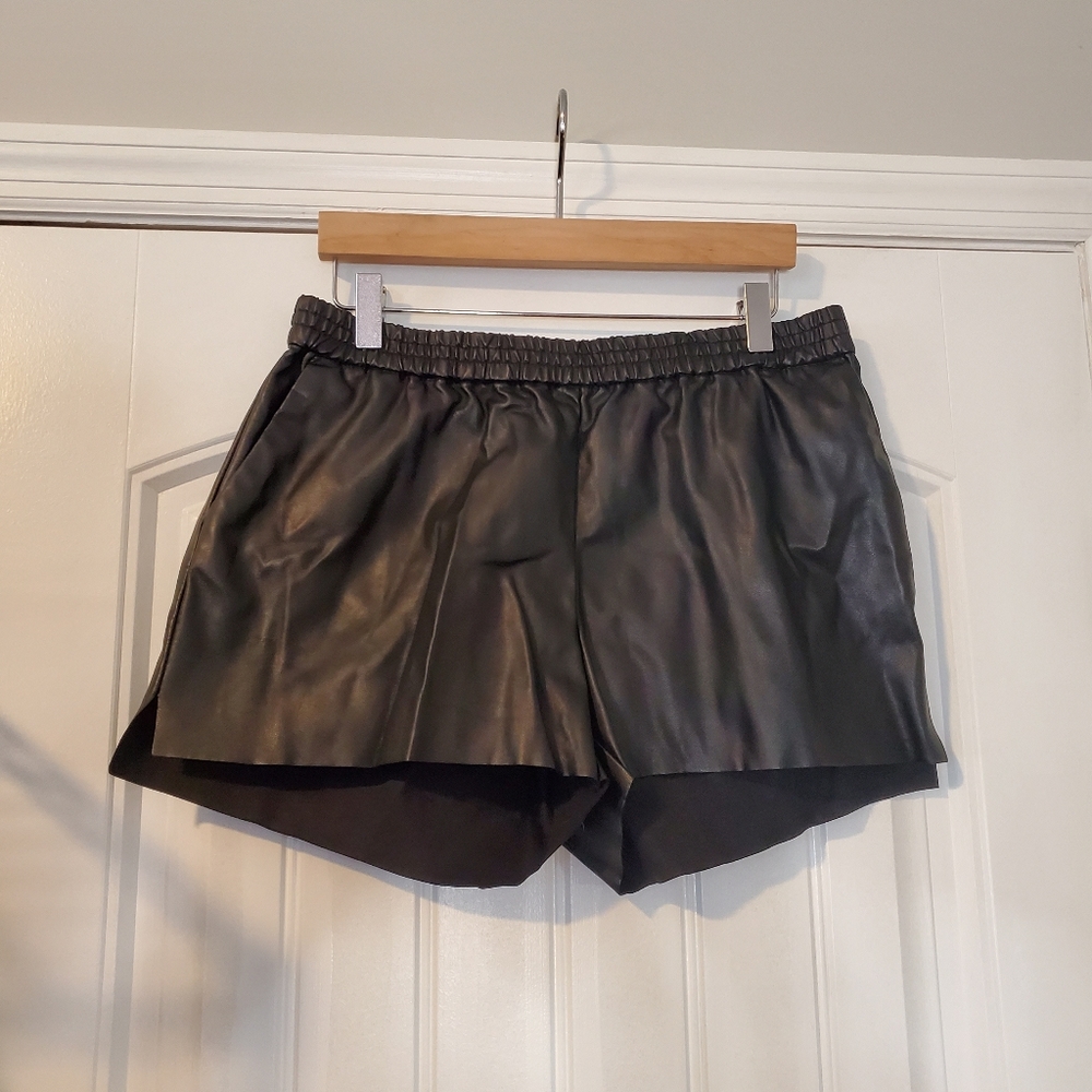 FAUX LEATHER SHORTS